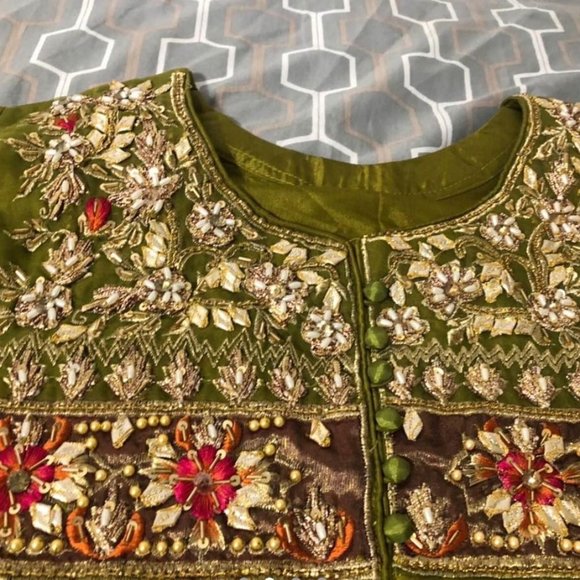 Pakistani three piece suit - Picture 2 of 4